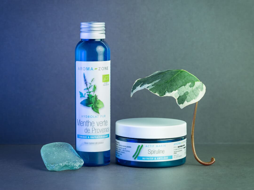 Photographie de produits avec un verre poli et une feuille de lière