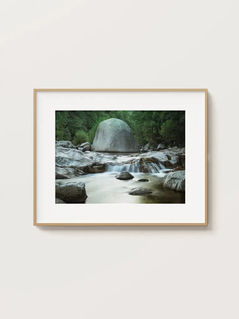 Free_Poster_Frame_Mockup_14.webp